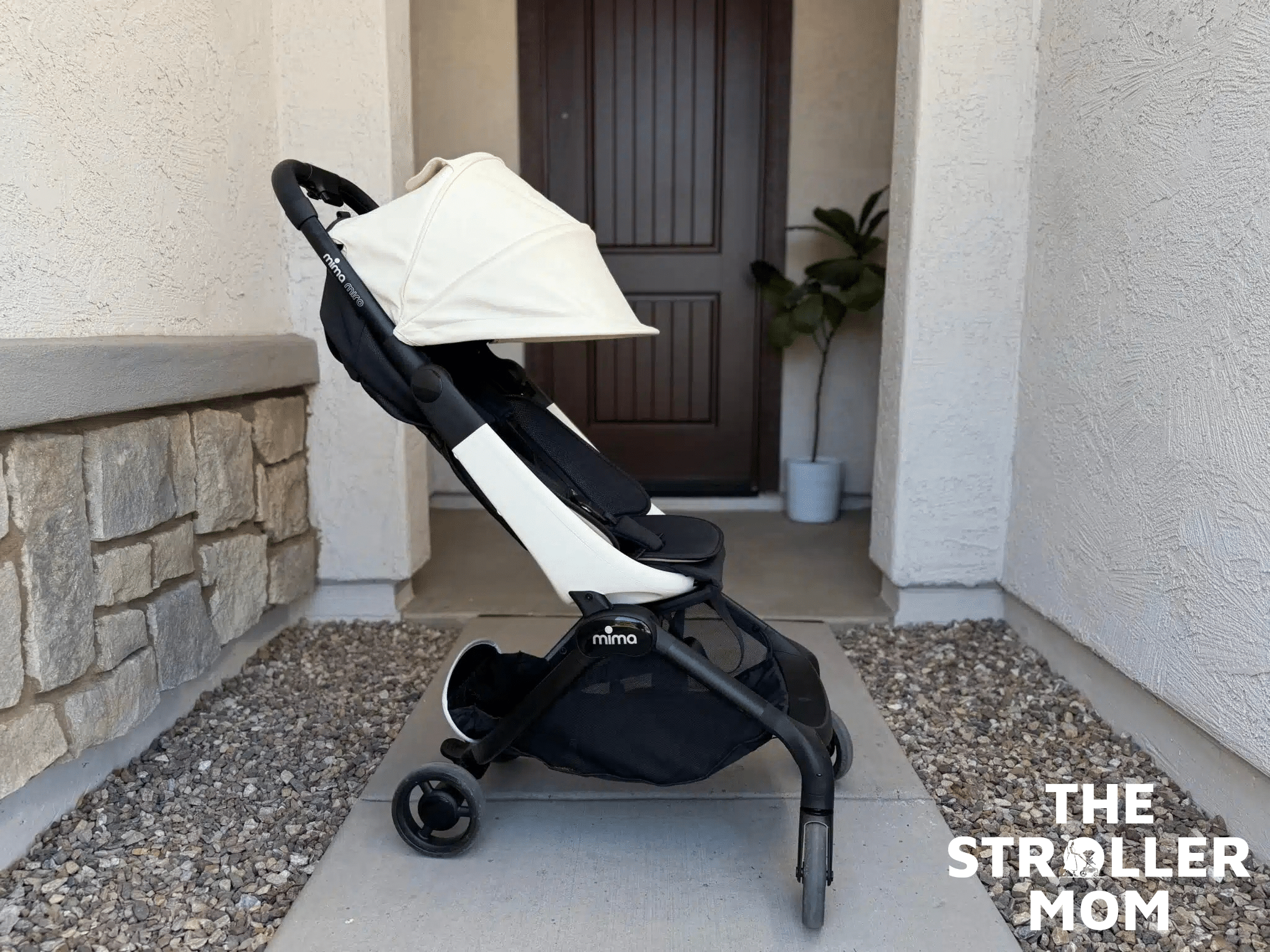 Mima Miro stroller with canopy extended, side view